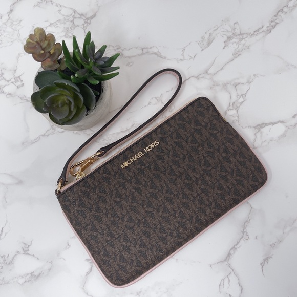 Michael Kors JST Large Top Zip Wristlet - Picture 1 of 8